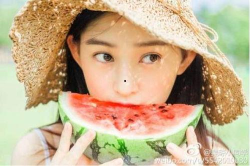 糖豆豆娱乐圈吃瓜合集,揭秘明星幕后故事，吃瓜合集大放送  第2张